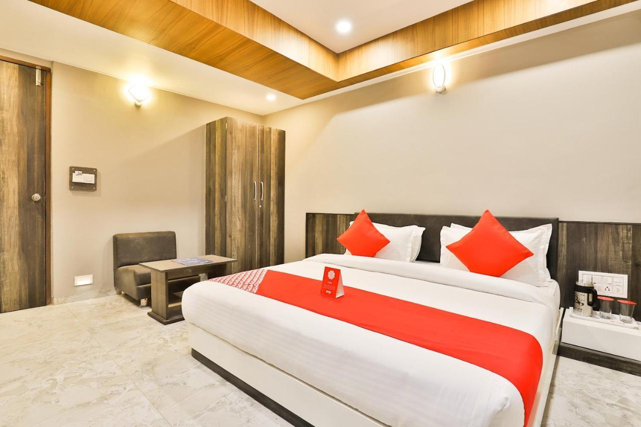 Oyo 10962 Hotel Om Balaji Naroda Екстериор снимка